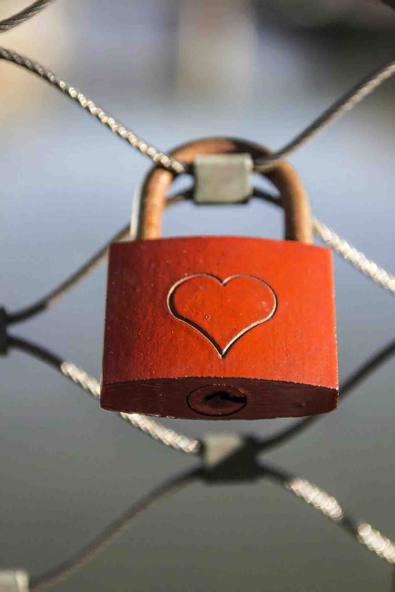 2. Anxious-Preoccupied: Navigating the Need for Closeness